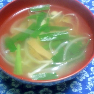 ニラ、玉ねぎ、えのき、榨菜の簡単中華スープ